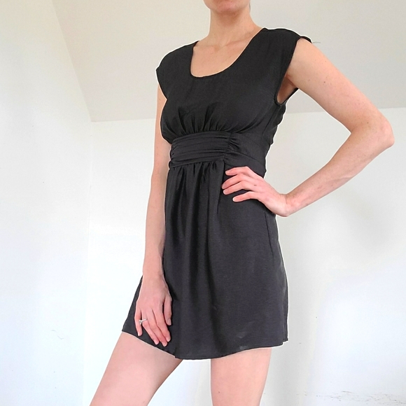 H&M - Black mini dress - Picture 3 of 10